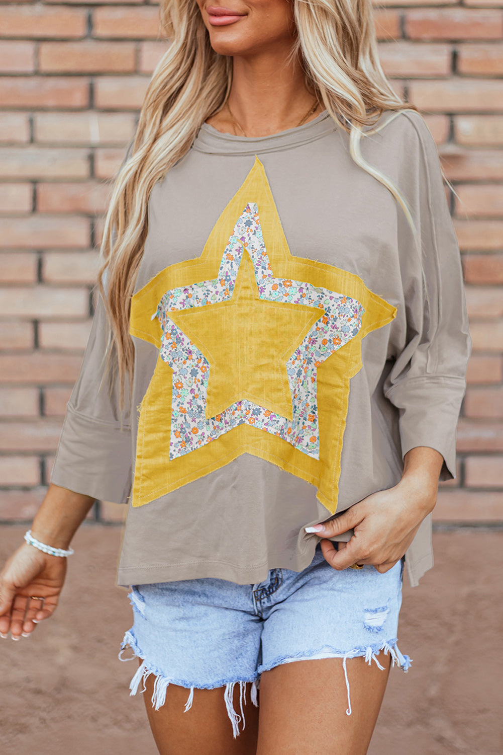 Star Applique Round Neck T-Shirt